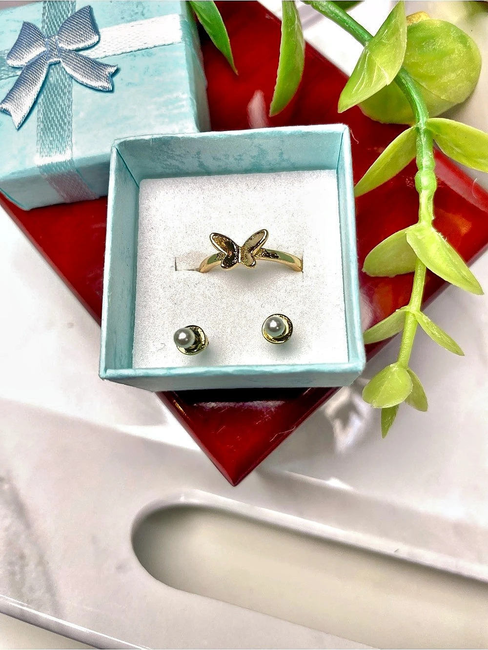 NIB Butterfly Ring & Pearl Stud Earring Set